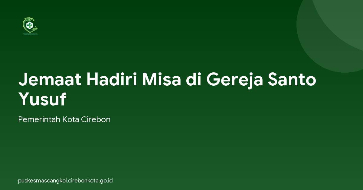 Jemaat Hadiri Misa di Gereja Santo Yusuf